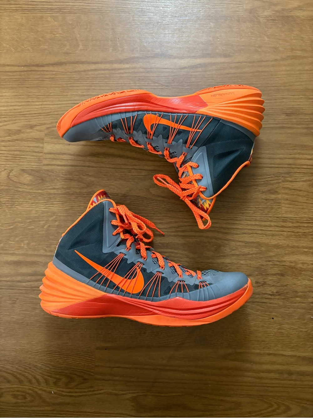 Nike Hyperdunk 2013 Cool Grey Vibrant Orange Men’s Size 11.5 Basketball Sneakers